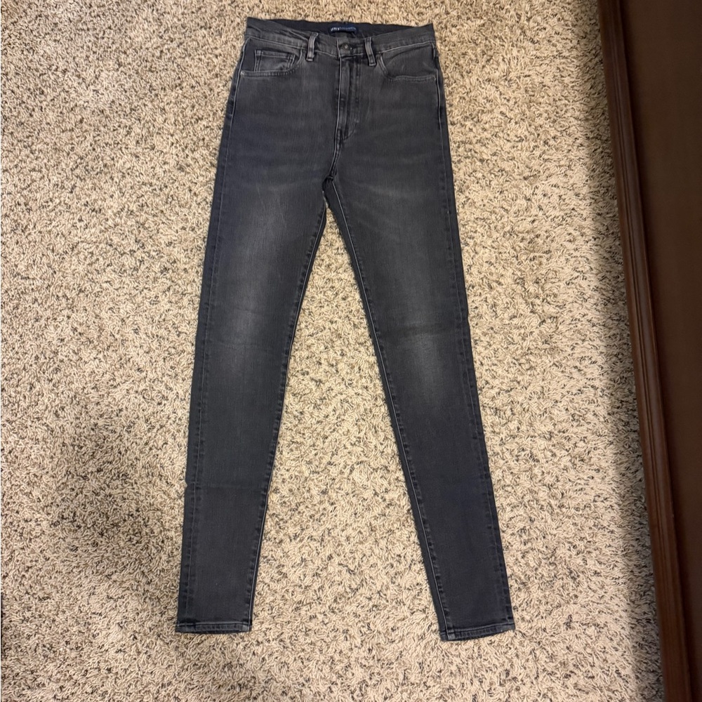 Levi’s black High-Waisted Skinny Jeans